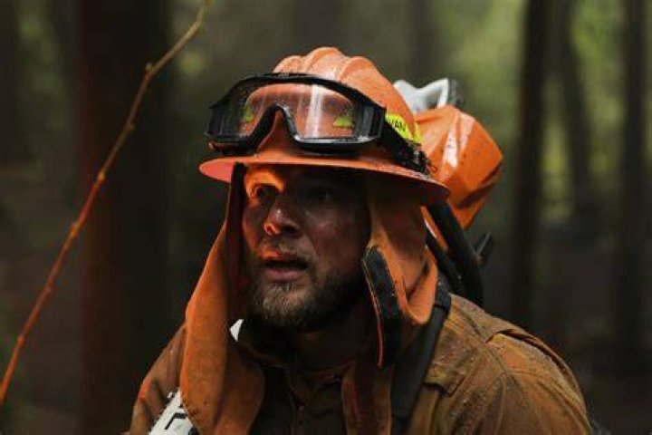 Cal Fire support or not, Bay Area's Max Thieriot fuels ‘Fire Country
