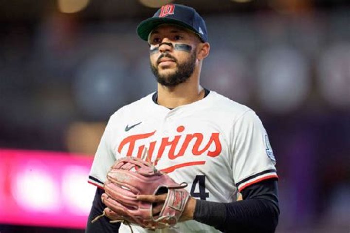 Carlos Correa sets extension deadline for Astros