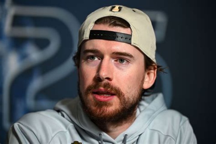 Carter Hart's parents experienced Flyers' debut with him 'With all of