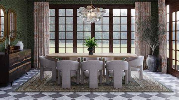 Casual dining room in the beach home of Carolyn EspleyMiller (a.k.a