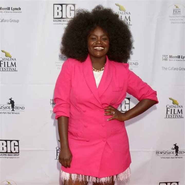 Celebrities Shoniqua Shandai, List best free movies Sierra Burgess Is