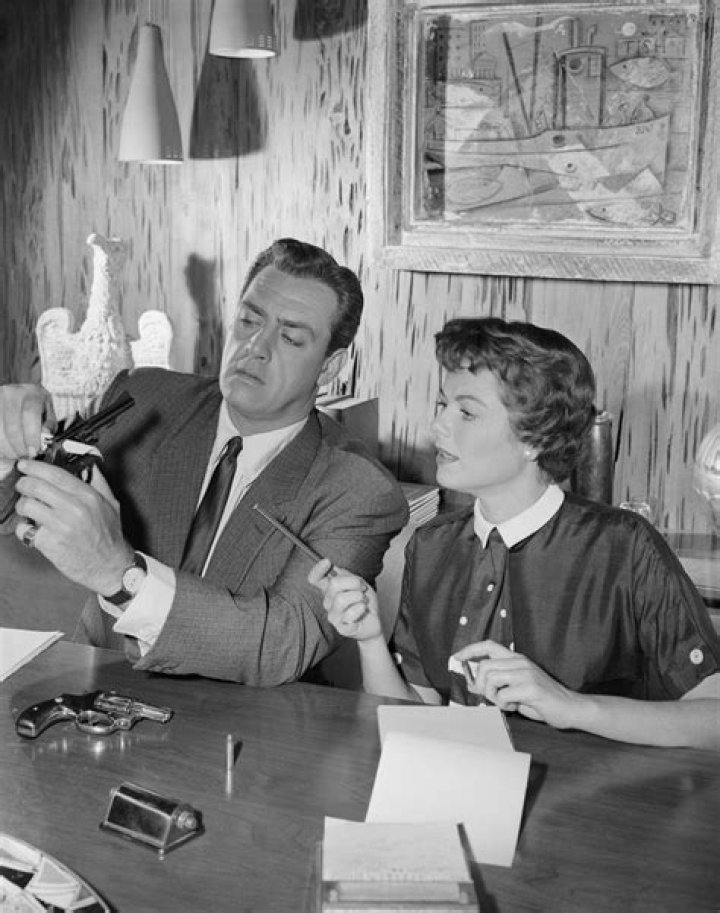 Checking Raymond Burr and Isabella Ward's Relationship FactChecking