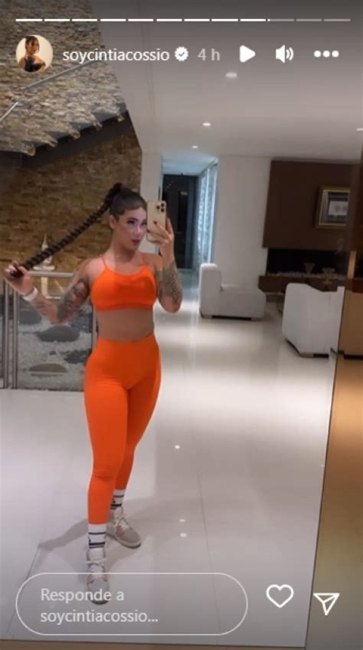Cintia Cossio on Instagram &ldquo;Hoy me quer&iacute;a sentir &ldquo;sEzuAl&rdquo; 😂😂
