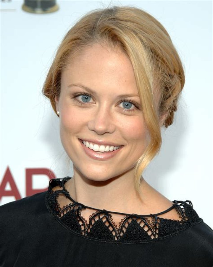 Claire Coffee's Height, Weight, Measurements & More