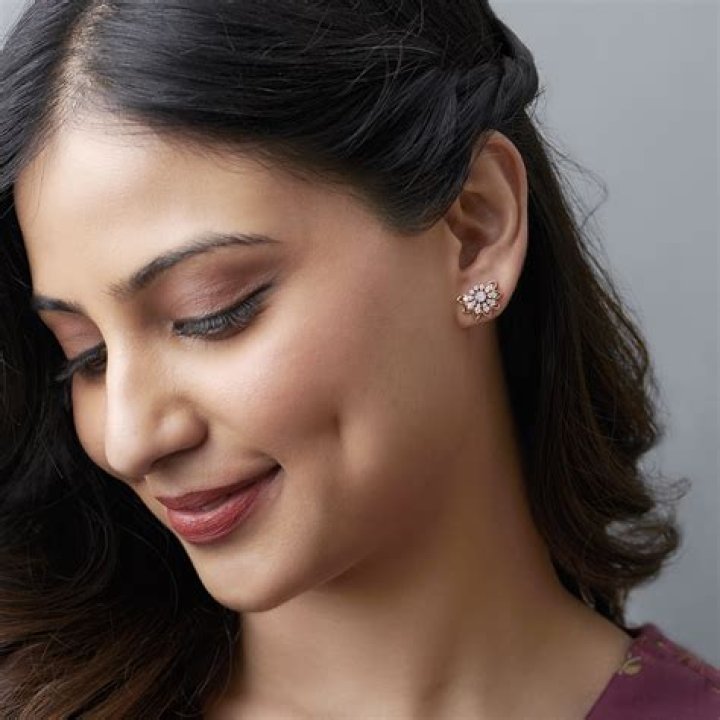 classic diamond stud earrings