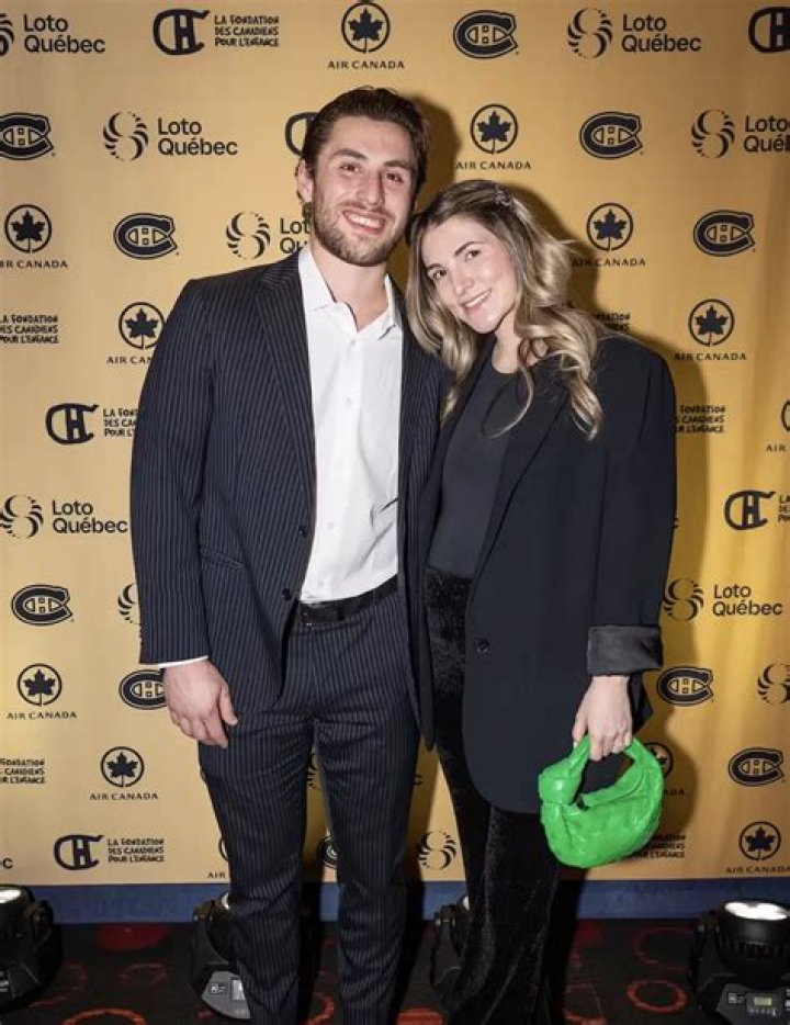 Cole Caufield Girlfriend, Conjointe, Is He Single, Parents, Height, Net