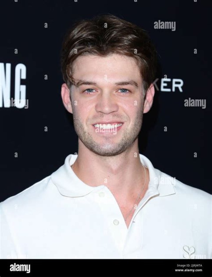 Colin Ford Age, Net Worth, Girlfriend, Family, Height and Biography
