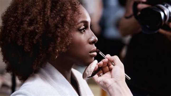 CoverGirl Just Named Issa Rae As Its New Ambassador Glamour
