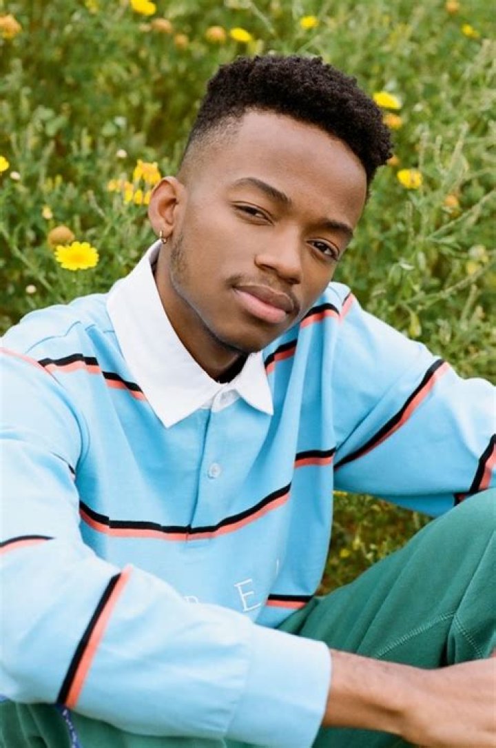Coy Stewart Coy stewart, Bella and the bulldogs, Best supporting actor