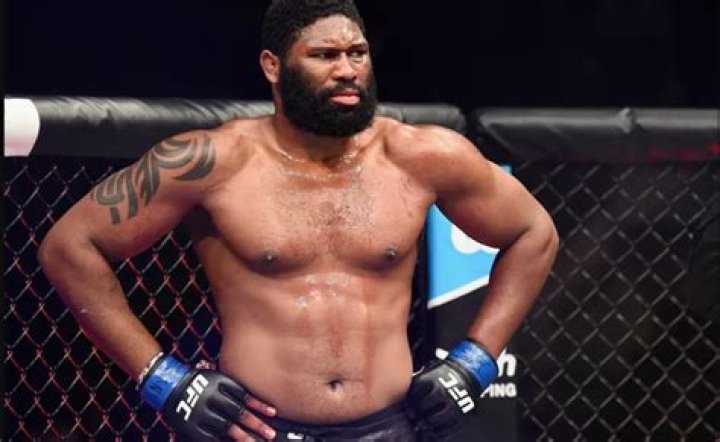 Curtis Blaydes explique pourquoi il aime interagir avec les trolls sur
