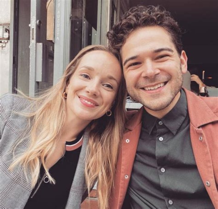 Daniel Maslany Age, Wife, Net worth, Tatiana Maslany Brother, Height