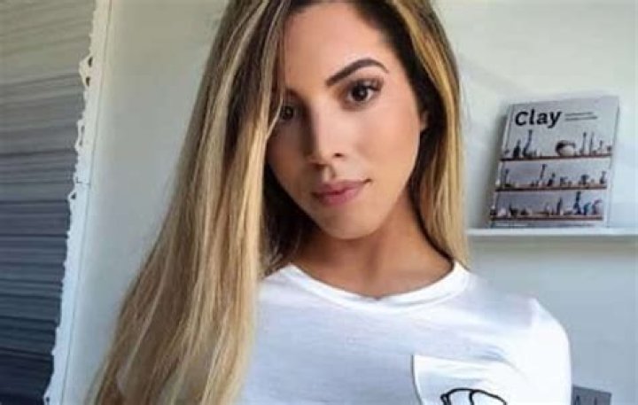 Danielley Ayala • Yostagram
