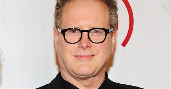 Darrell Hammond recalls crack addiction in memoir CBS News