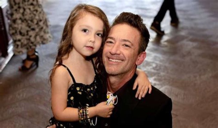 David Faustino's height, weight. His journey in the limelight
