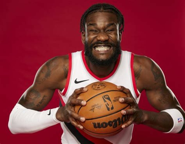 Deandre Ayton's Girlfriend Anissa Evans (Bio, Wiki)