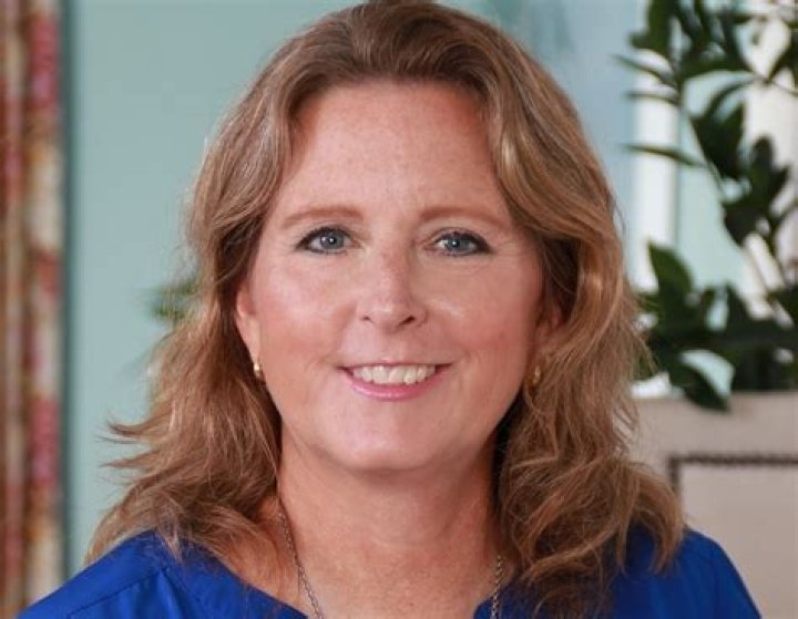 Debra Hixon Net Worth, Age, Height, Weight, Early Life, Career, Bio