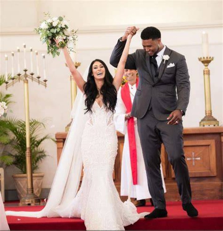 DeForest Buckner Wife, Ashlyn [2023 Update] Players Bio