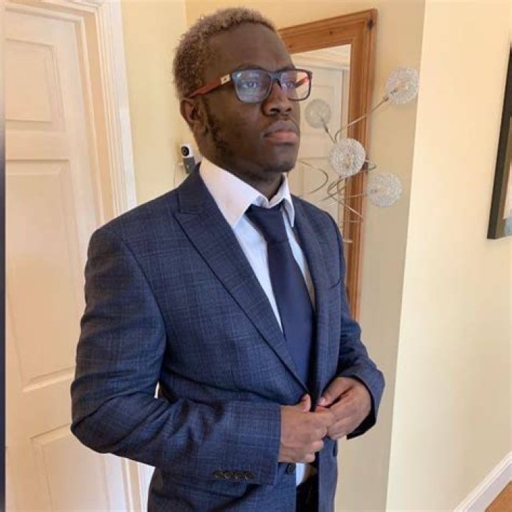 Deji Olatunji Bio, Wiki, Net Worth, Height, Weight, Dating