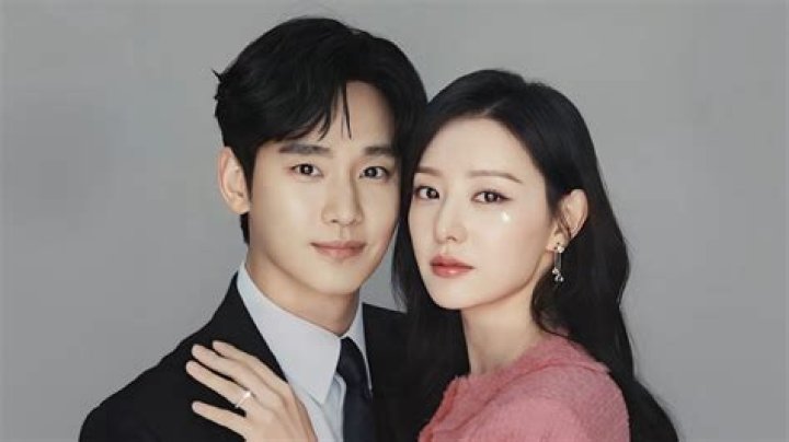 Delving Into Kim Ji Won's Relationships: The Heart Behind The Fame