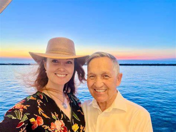 DENNIS KUCINICH & ELIZABETH KUCINICH U.S. CONGRESSMAN OHIO & WIFE 28