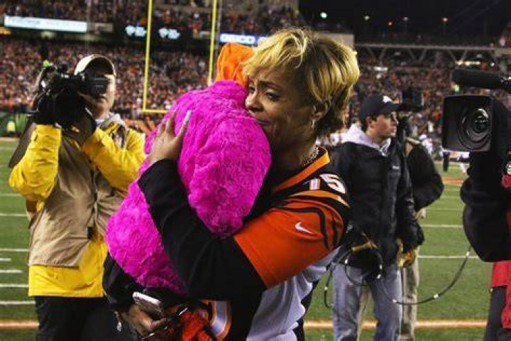 Devon Still Resigned to Cincinnati Bengals to Pay for Daughter&rsquo;s