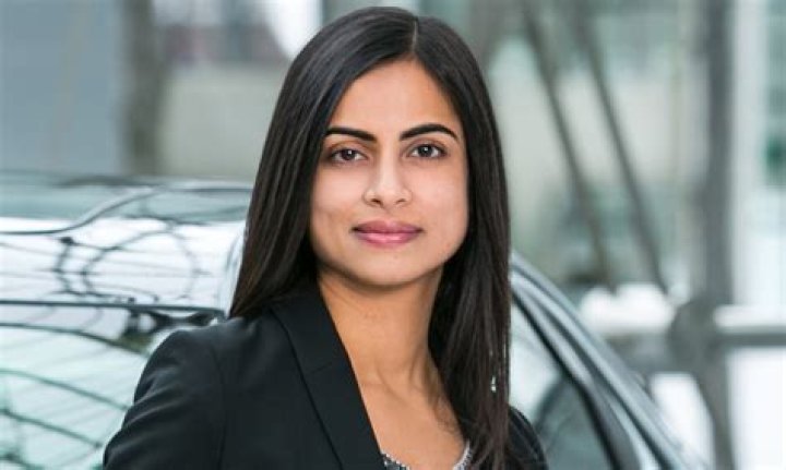 Dhivya Suryadevara Net Worth, Age, Height, Wiki, 2022