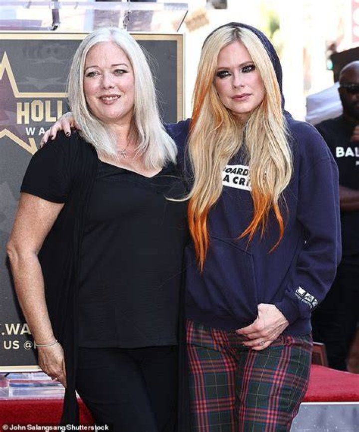 Discovering Avril Lavigne's Kids: A Glimpse Into The Life Of The Pop Punk Icon