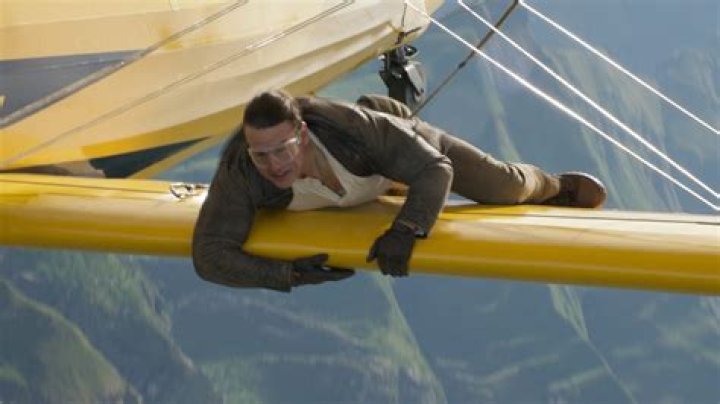 Does Ke Huy Quan do his own stunts?