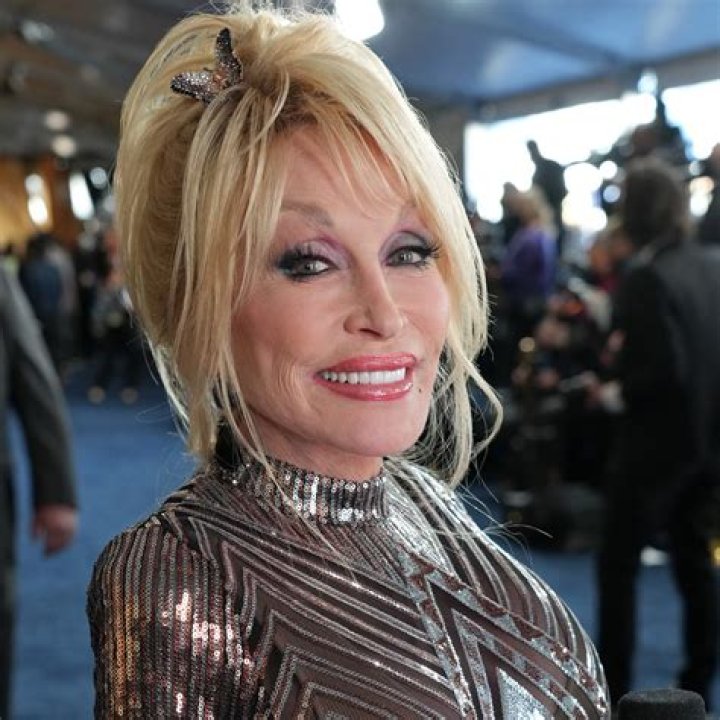 Dolly Parton's Siblings All About the Country Legend's 11 Brothers and