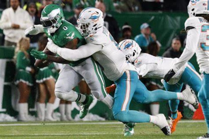 Dolphins linebacker Jaelan Phillips credits love of music to his world