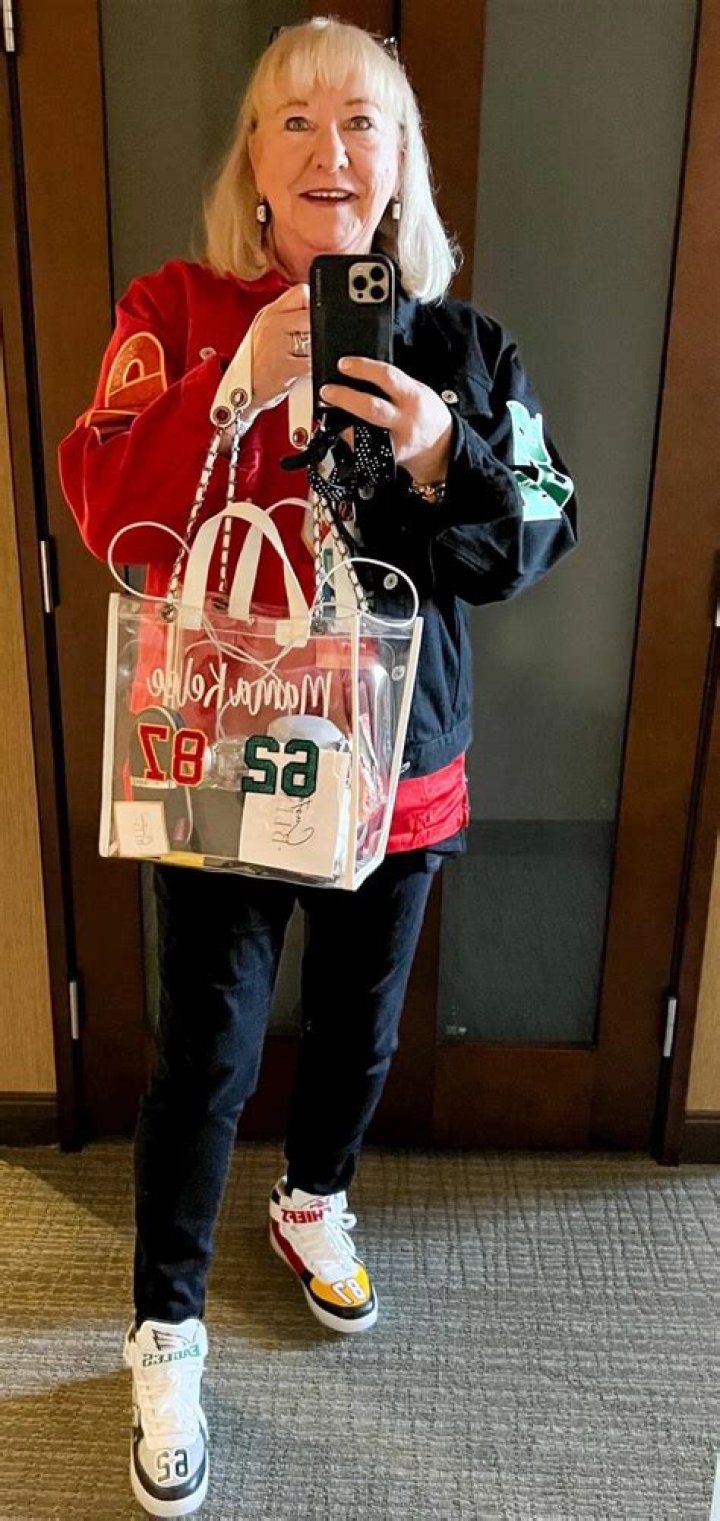Donna Kelce Shows Off Her Split EaglesChiefs Game Day Fit