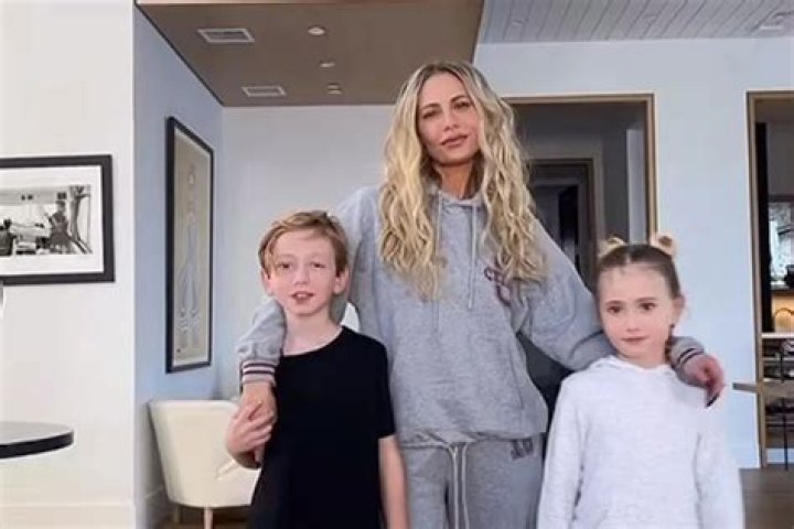 Dorit Kemsley Outfit Instagram 10/05/2020 • CelebMafia