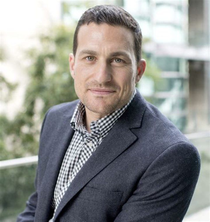 Dr. Andrew Huberman on mindfulness, interoception, and deliberate disengagement Muscle