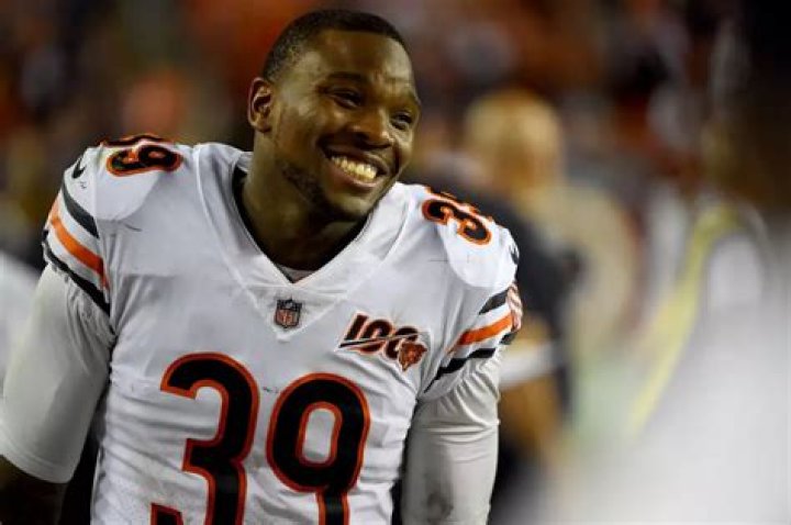 Eddie Jackson Donates to Child's Funeral
