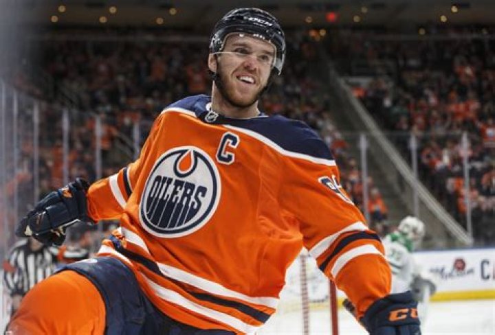Edmonton Oilers captain Connor McDavid to play for first time since