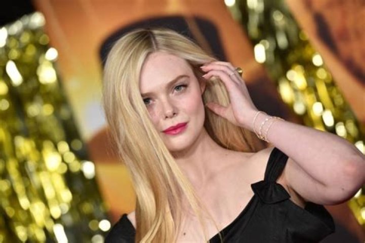 Elle Fanning Net Worth, Age, Boyfriend, Height, and more
