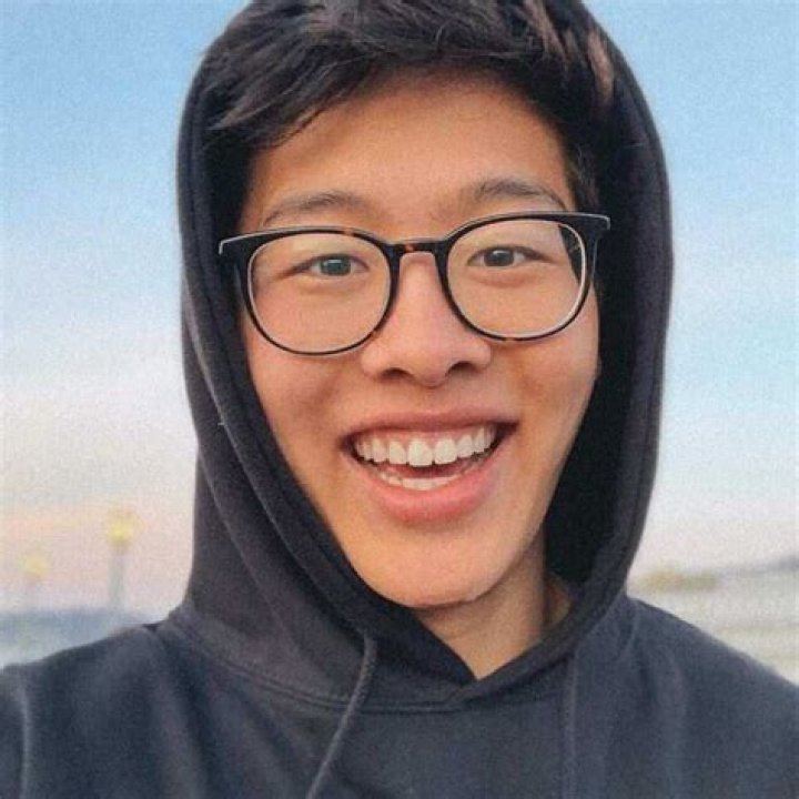 Elliot Choy biography what is known about the young YouTuber? Legit.ng