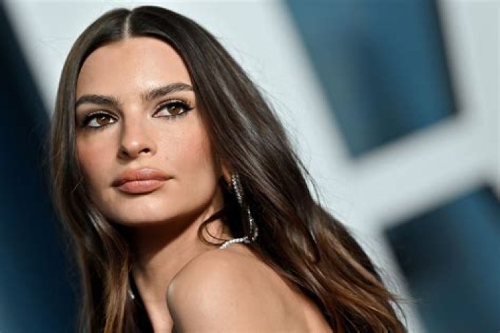 Emily Ratajkowski's Parents Wanted Her to Be Perceived as Beautiful