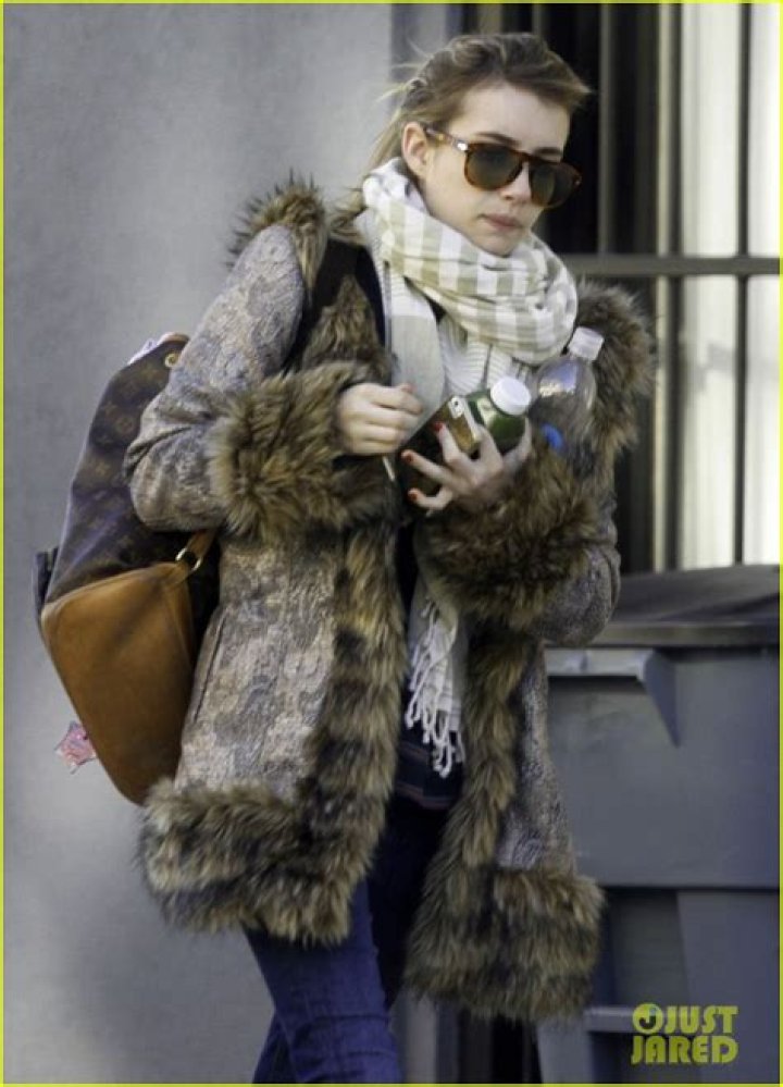 Emma Roberts steps out without engagement ring from Evan Peters Daily