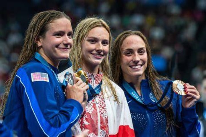 Emma Weyant, Carson Foster Win 2 Each; Virginia Women Up on Texas