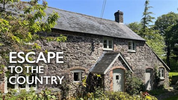 Escape to the Country's Jules Hudson 'really disappointed' by couple's