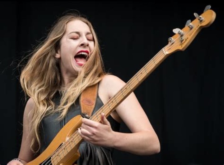 Este Haim Height, Weight, Age, Body Statistics Healthy Celeb