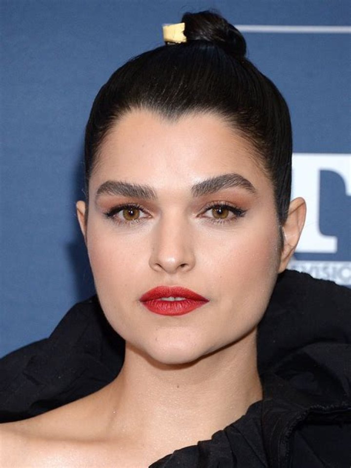 Eve Harlow Actress