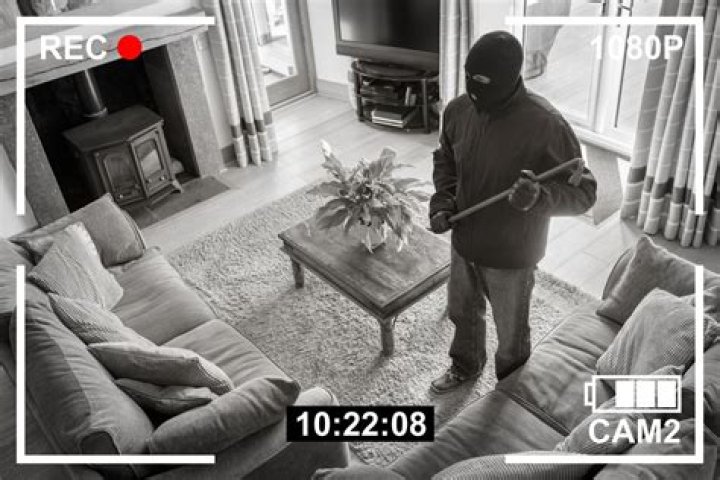 Exclusive Mom And Kid CCTV Footage Unveils A Touching Story