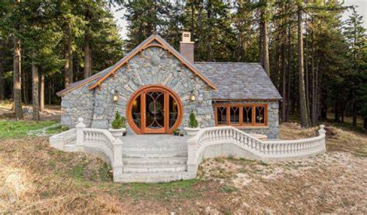 Exploring The Enchanting World Of Shannen Doherty's House