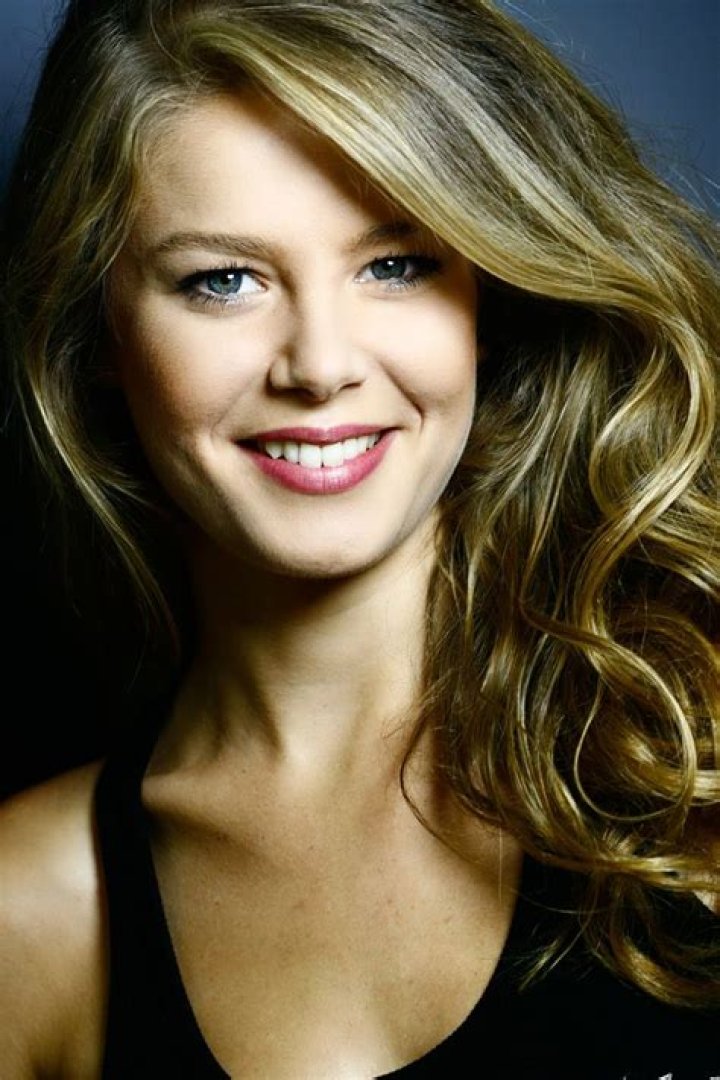 Famous Celebrities, Beautiful Celebrities, Beautiful Actresses