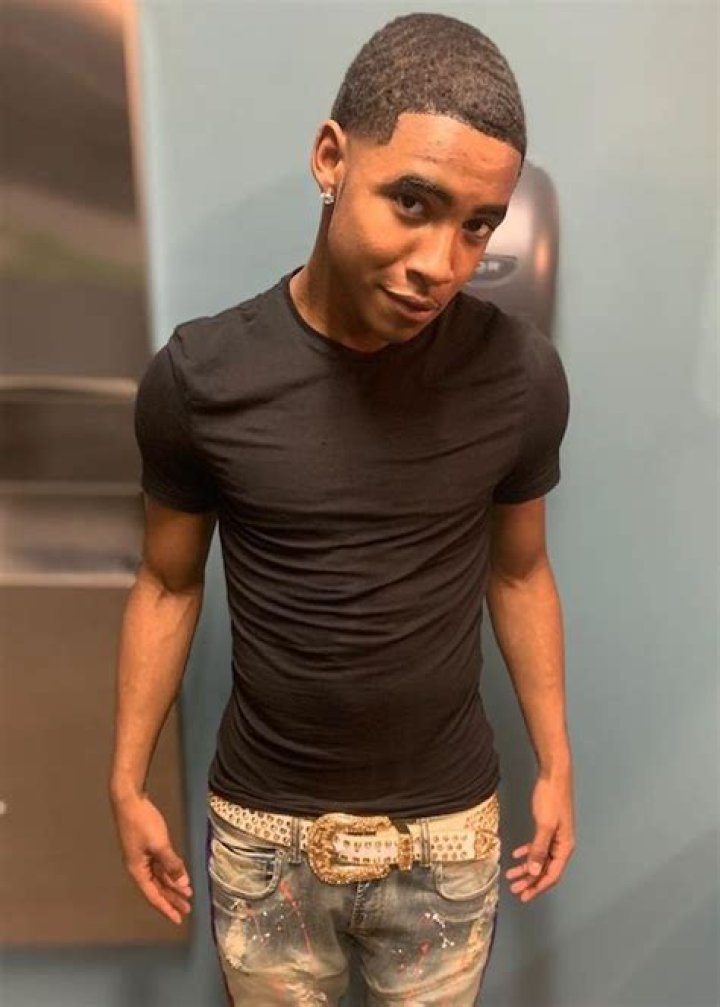 Famous Debo Height, Weight, Age, Body Statistics Healthy Celeb