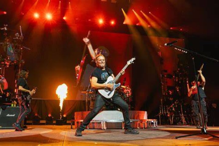 Fher Olvera, cantante de Man&aacute;, "casi muere" en una cirug&iacute;a est&eacute;tica