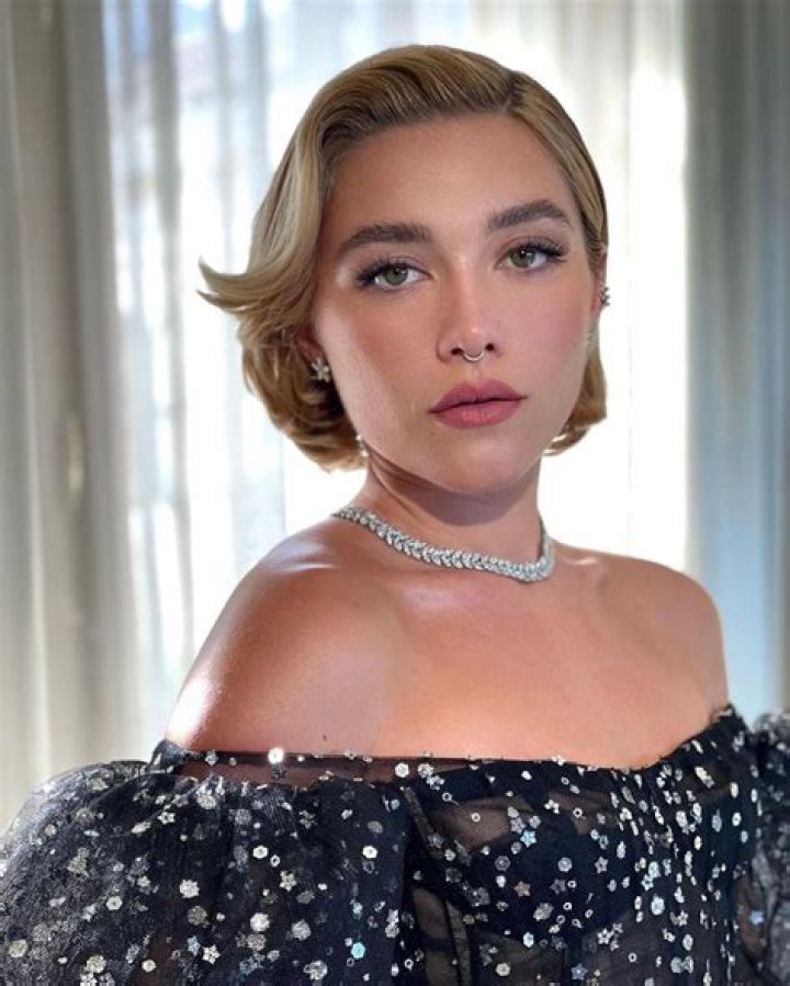 Florence Pugh's Dresses in Don't Worry Darling POPSUGAR Fashion UK
