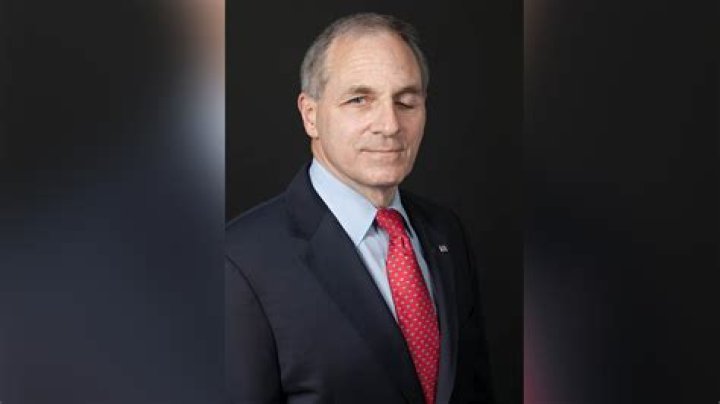 Former FBI Director Louis Freeh to Deliver 2017 LSU Law Commencement